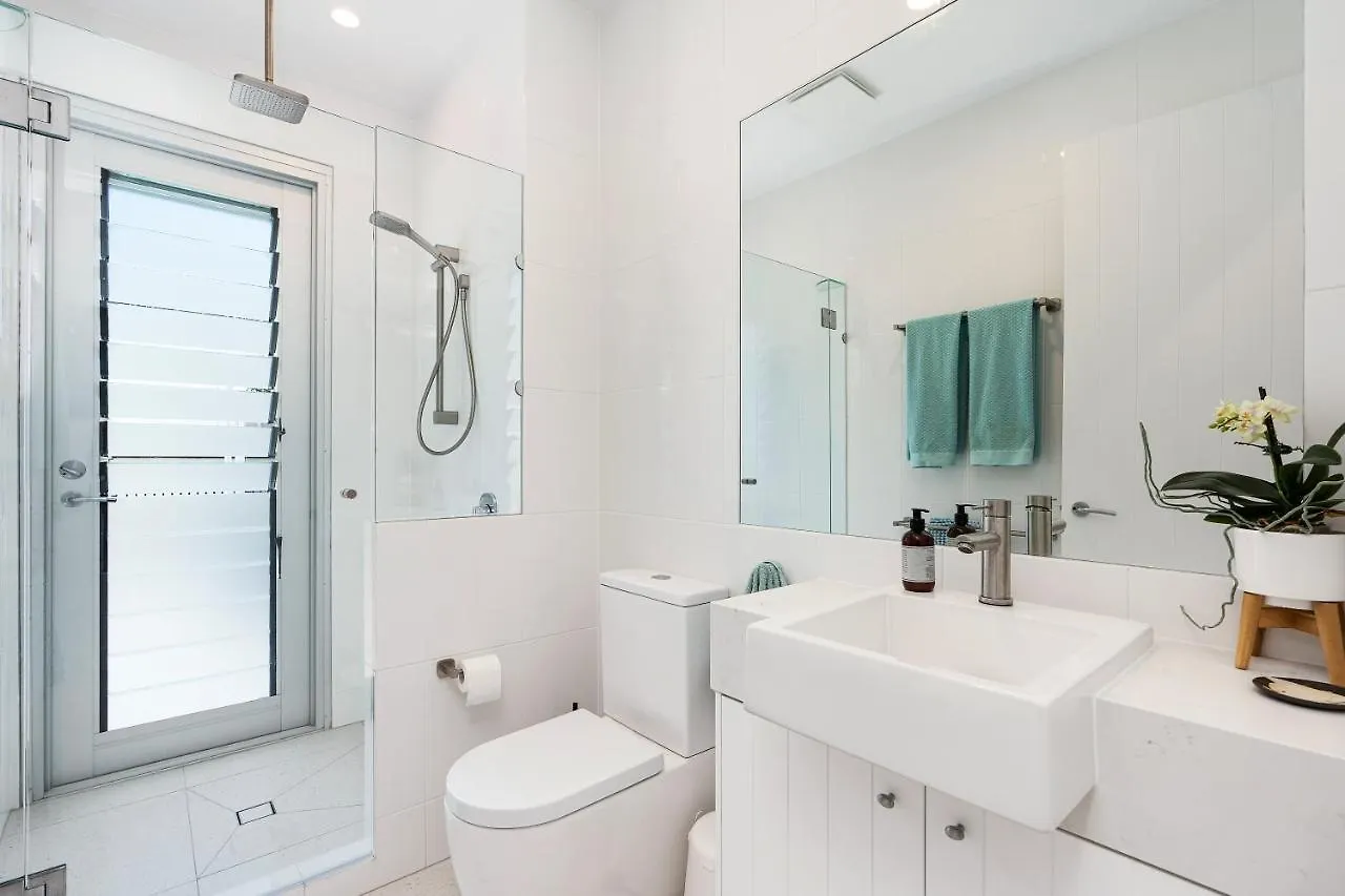 Chic Beachside Abode, Sunrise Beach Avustralya