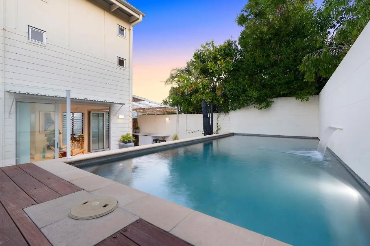 Daire Chic Beachside Abode, Sunrise Beach